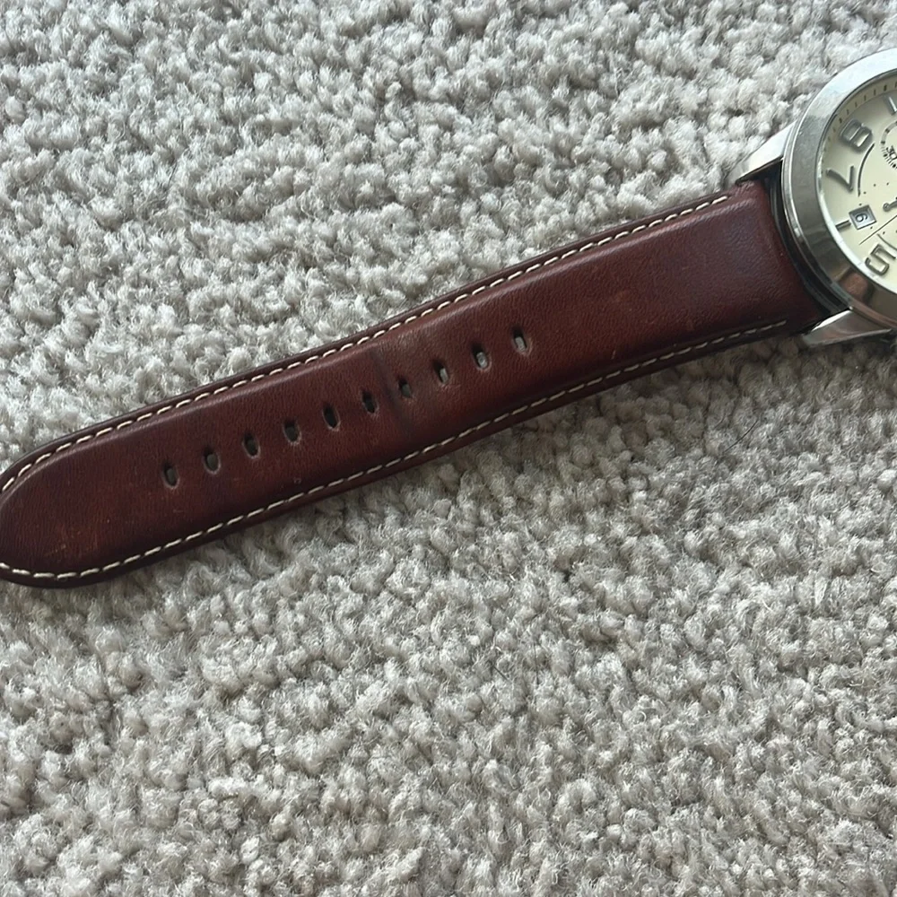 Men’s Michael Kors Watch with leather band - Picture 3 of 5